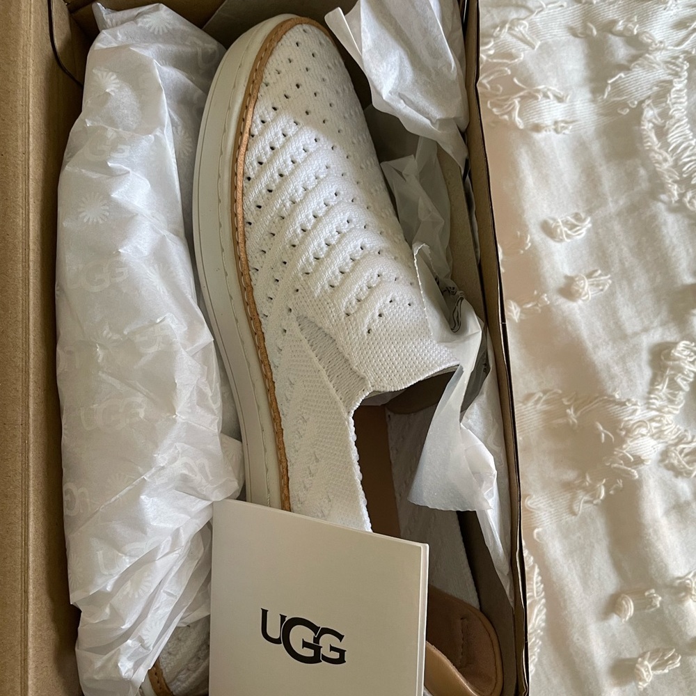 NWT Uggs Slip-Ons